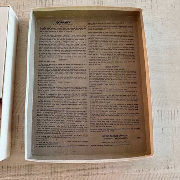 Vintage 1972 Milton Bradley Play the Jeopardy Game! Ninth Edition #4457 - Picture 7 of 11